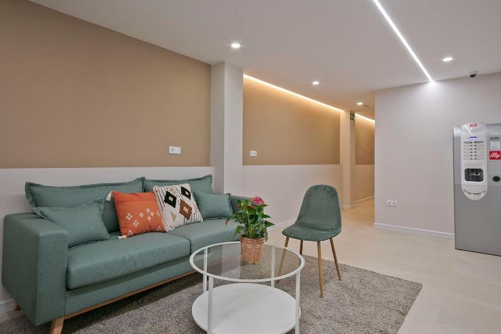 Your Home- Apartment Camp Nou 2A ロスピタレート・デ・リョブレガート エクステリア 写真